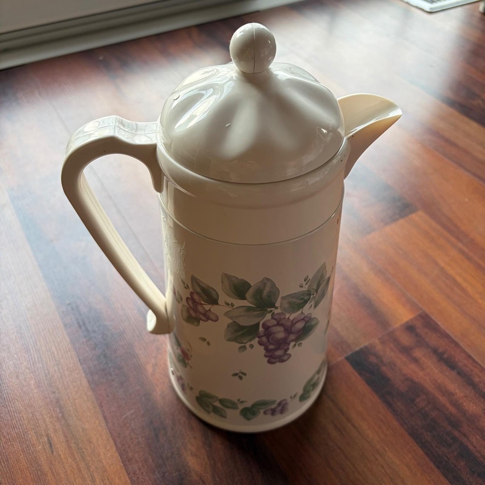 Oggi Pfaltzgraff Grape Vine‎ Thermal Carafe Insulated Coffee Pitcher Cream 1L